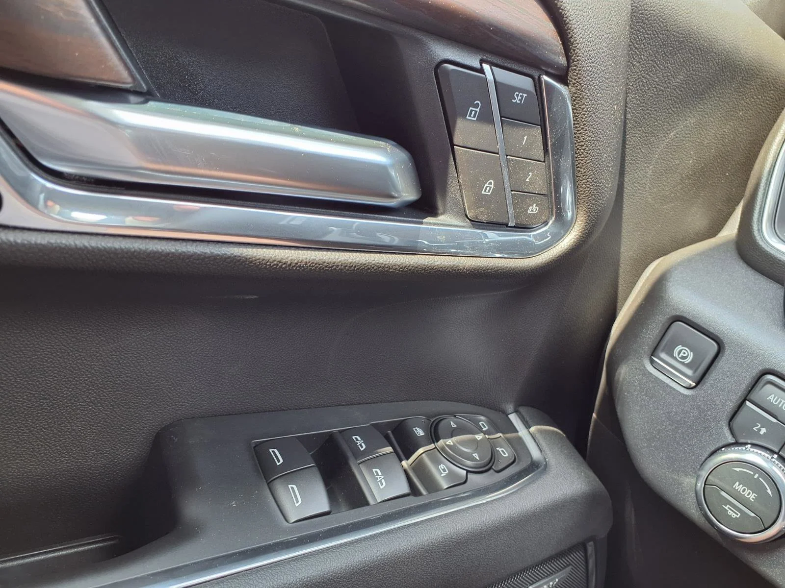 2026 GMC Sierra 1500 SLT - Photo 17
