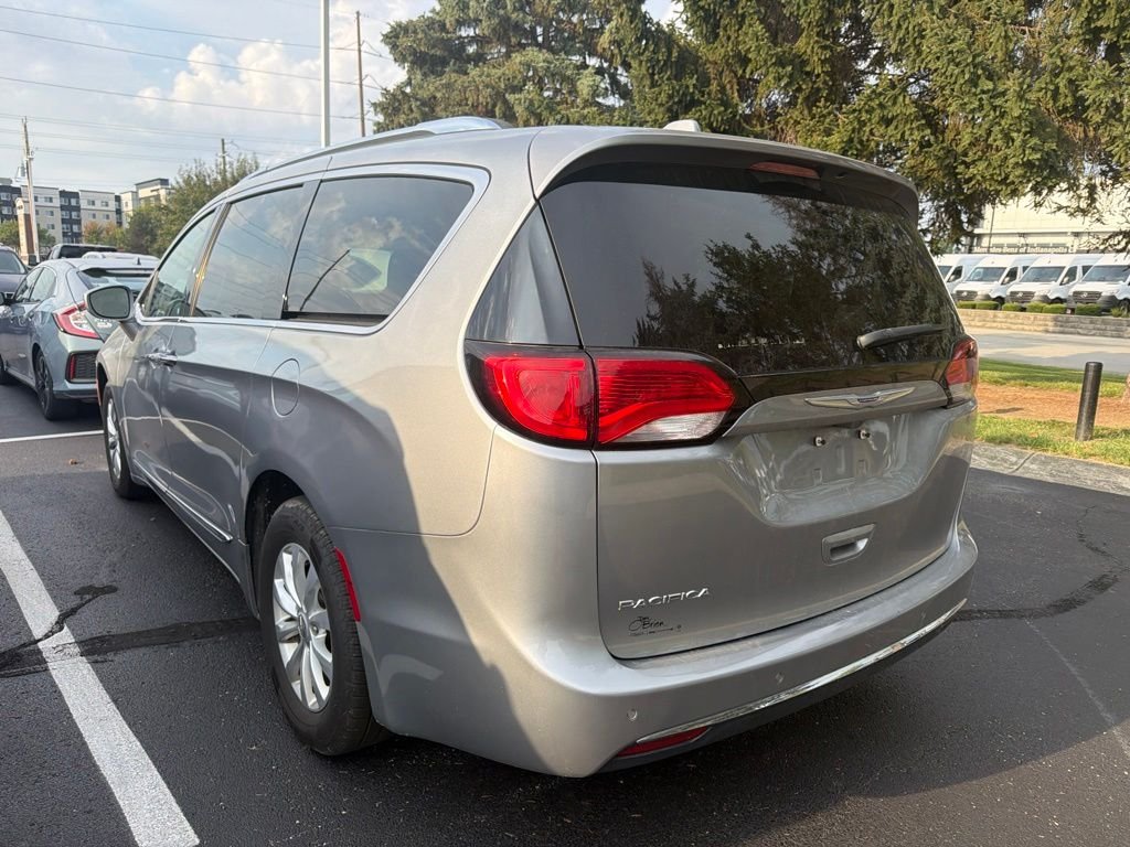 Used 2019 Billet Silver Metallic Chrysler Touring L image 2