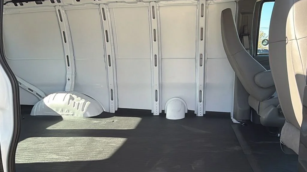 2025 Chevrolet Express Cargo Work Van - Photo 24