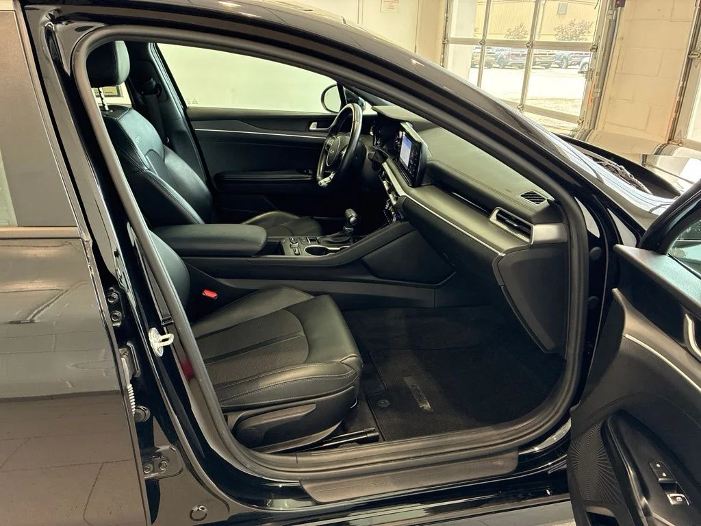 Used 2022 Black Kia GT-Line image 36