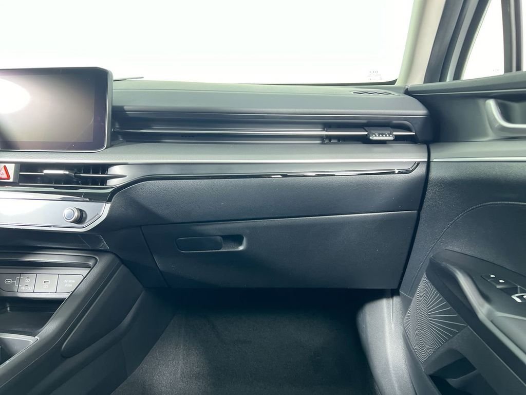 New 2026 Snow White Pearl Kia LXS FWD image 34