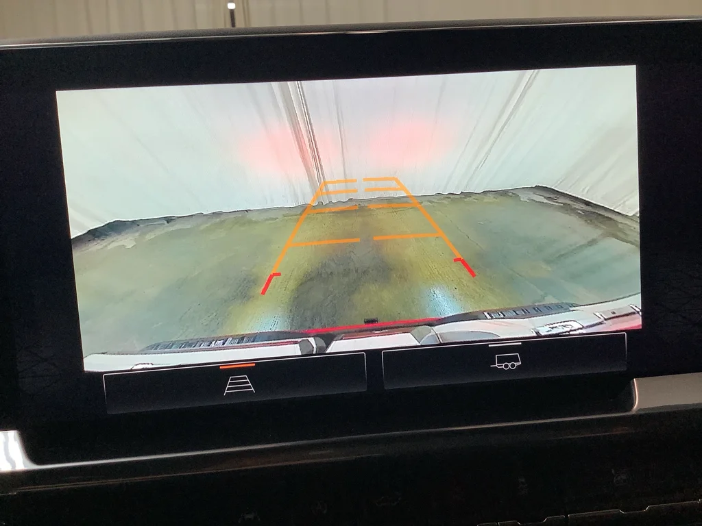 Used 2022 Cardinal Red GMC Elevation image 17