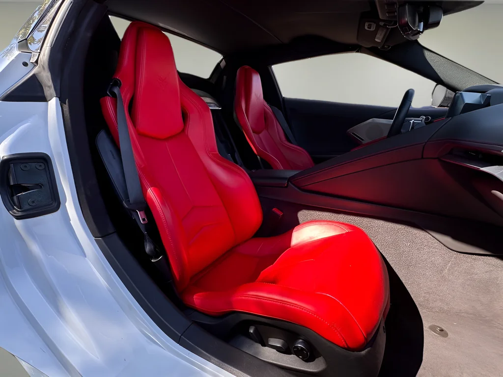 Used 2022 White Chevrolet Stingray image 25
