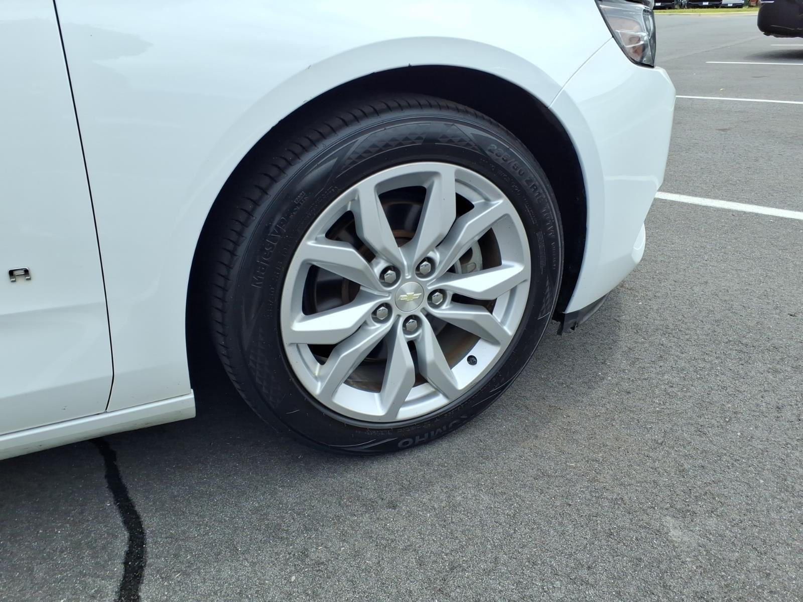 Used 2016 Summit White Chevrolet LT image 10