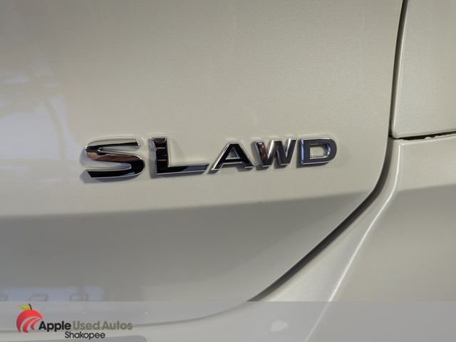 Used 2017 White Nissan SL image 7