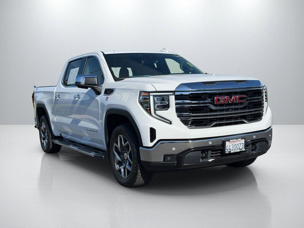 2024 GMC Sierra 4WD Crew Cab Short Box SLT's photo