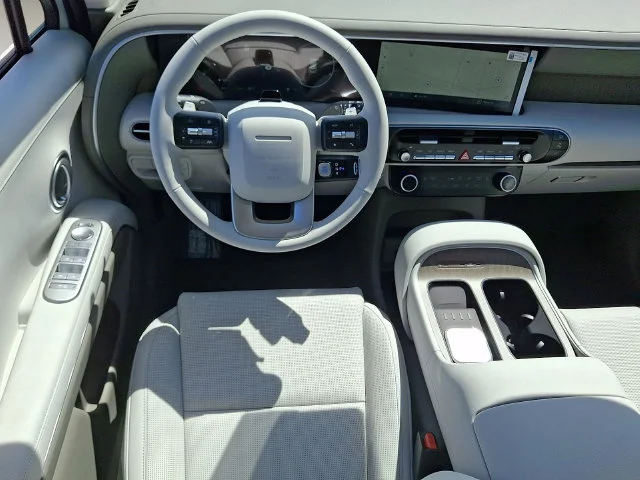 New 2027 White Hyundai SEL image 7