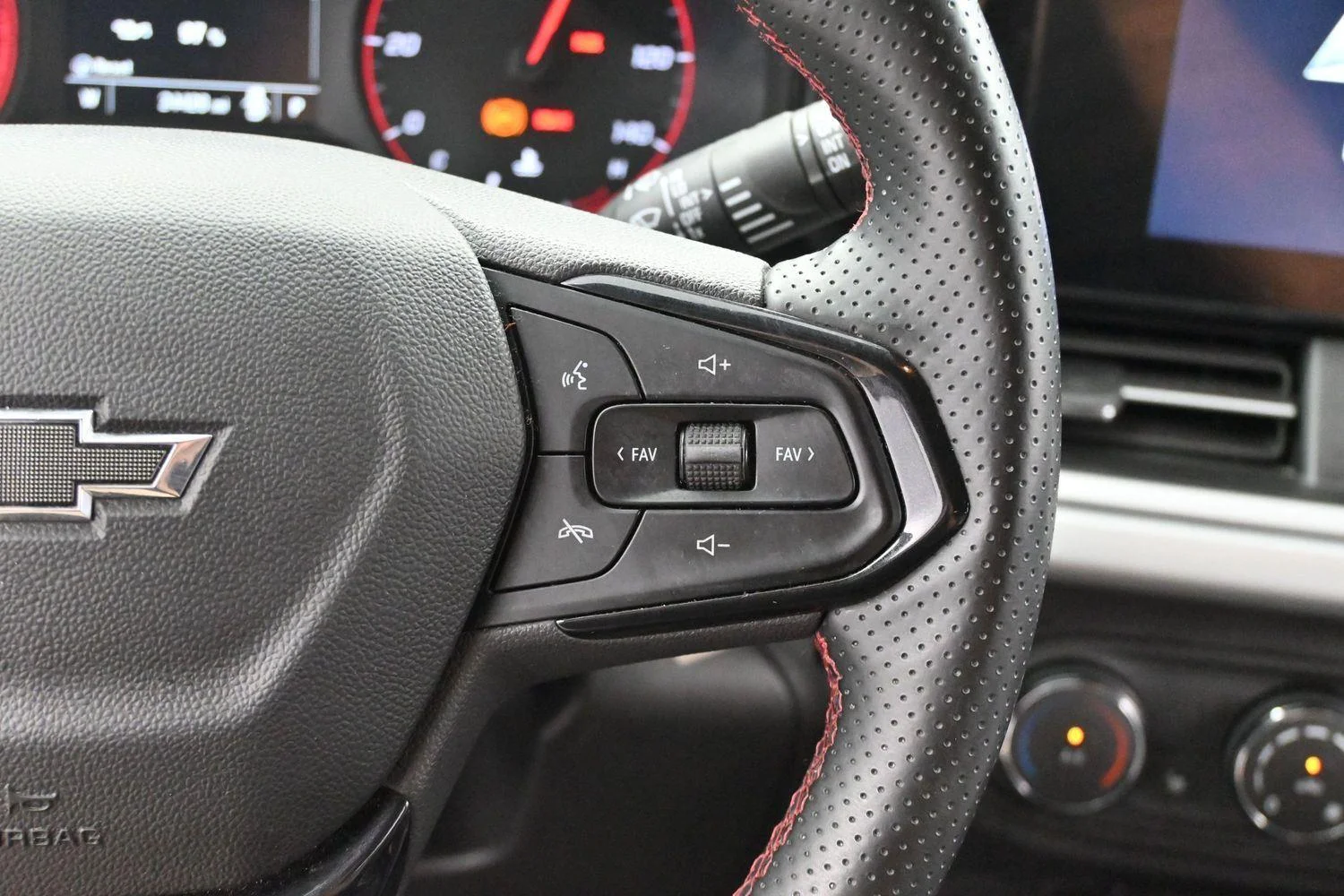 Used 2024 Cayenne Orange Metallic Chevrolet 1RS image 16