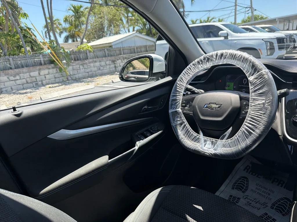 Used 2023 Summit White Chevrolet LT image 15
