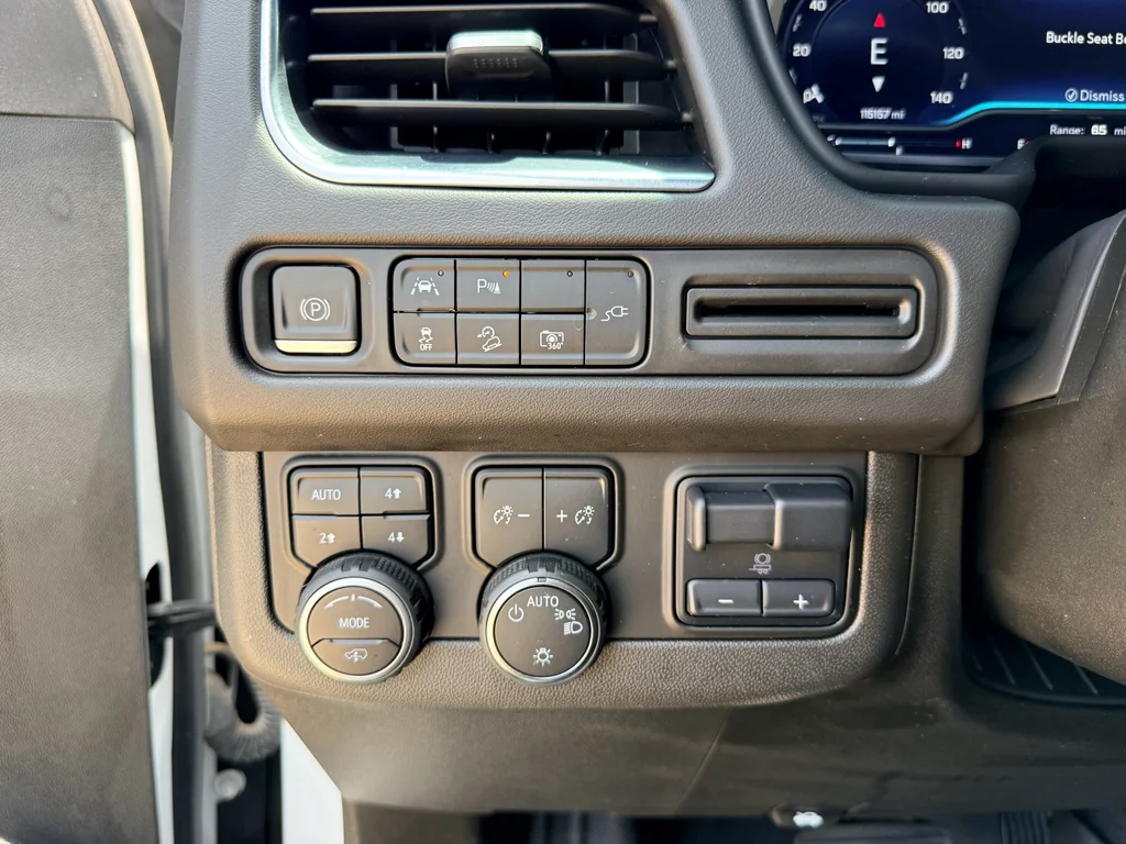 Used 2022 Summit White Chevrolet Z71 image 17