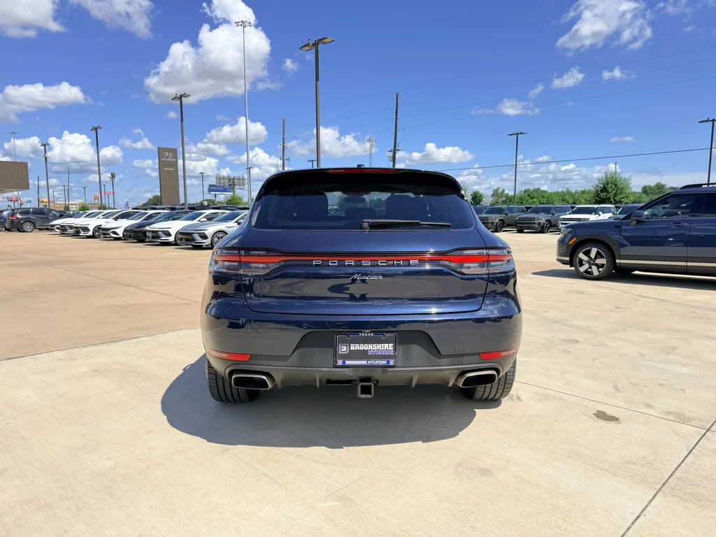 Used 2019 Night Blue Metallic Porsche Base image 7