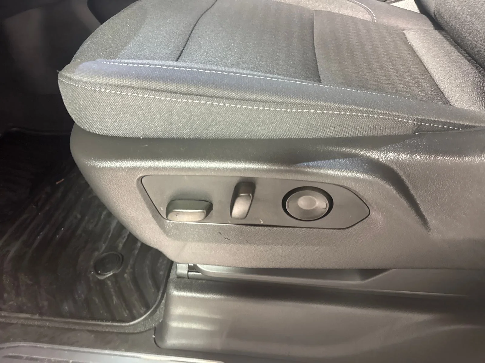 Used 2026 Summit White GMC Elevation image 23