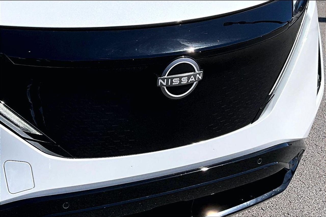 Used 2024 Everest White Pearl Tricoat Nissan ENGAGE image 33
