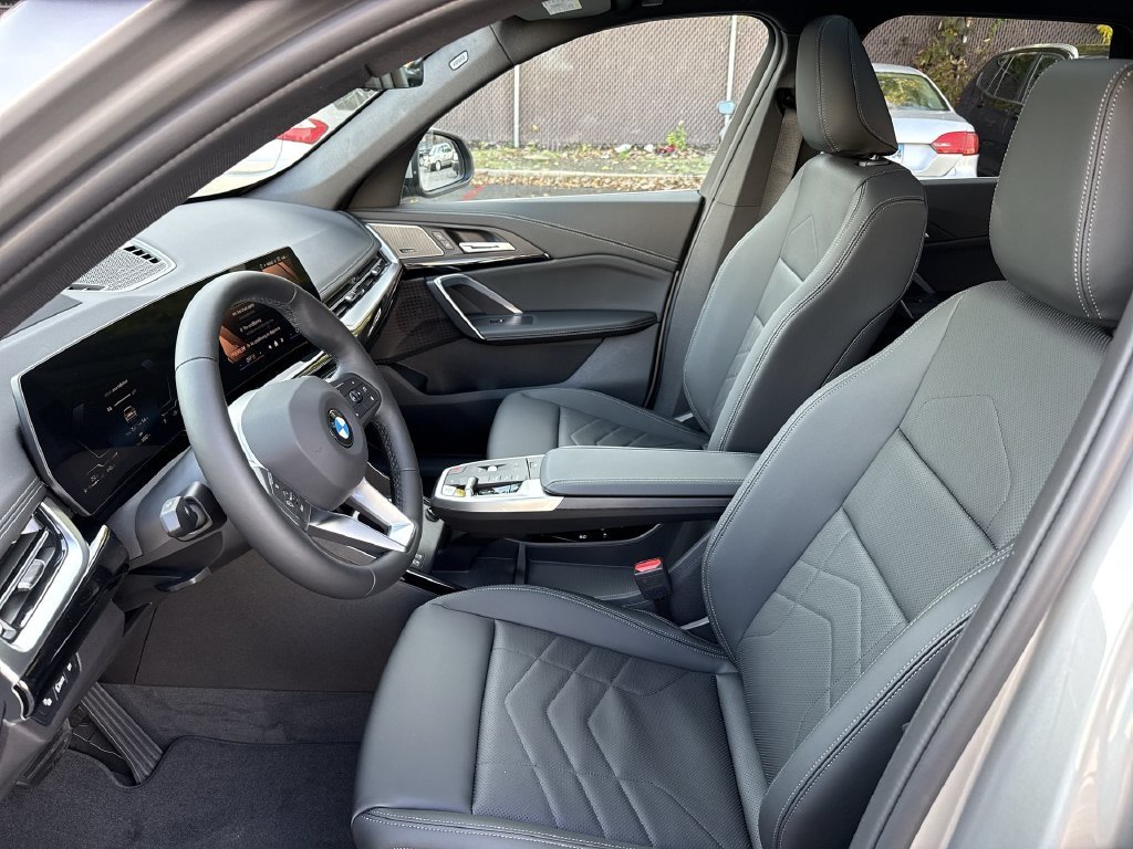 New 2027 Silver BMW xDrive28i image 11