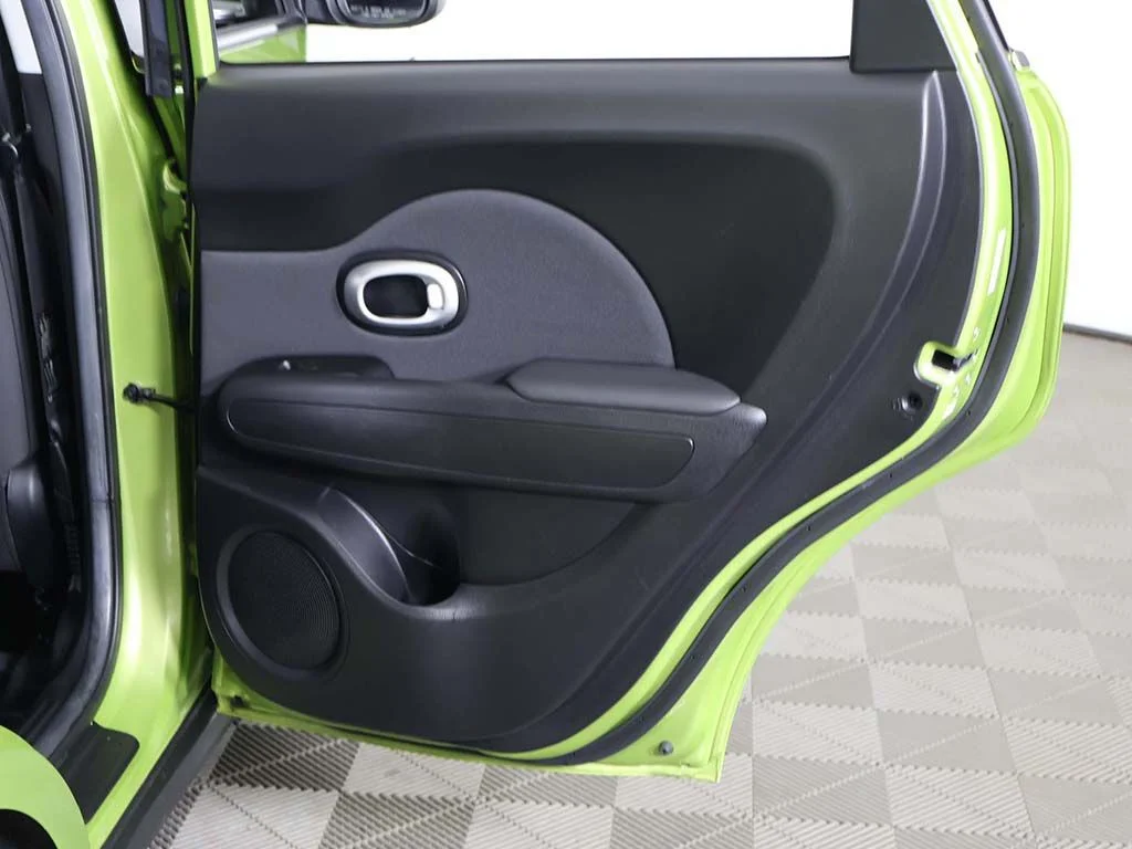 Used 2015 Green Kia Base image 22