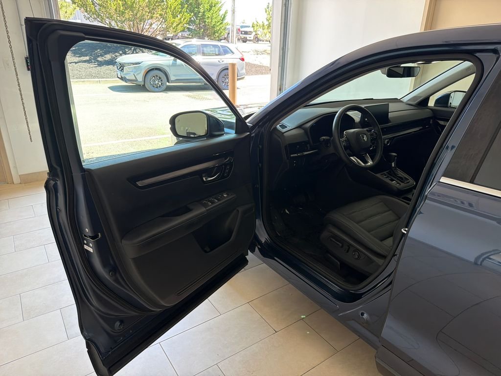 Used 2024  Honda EX-L image 10