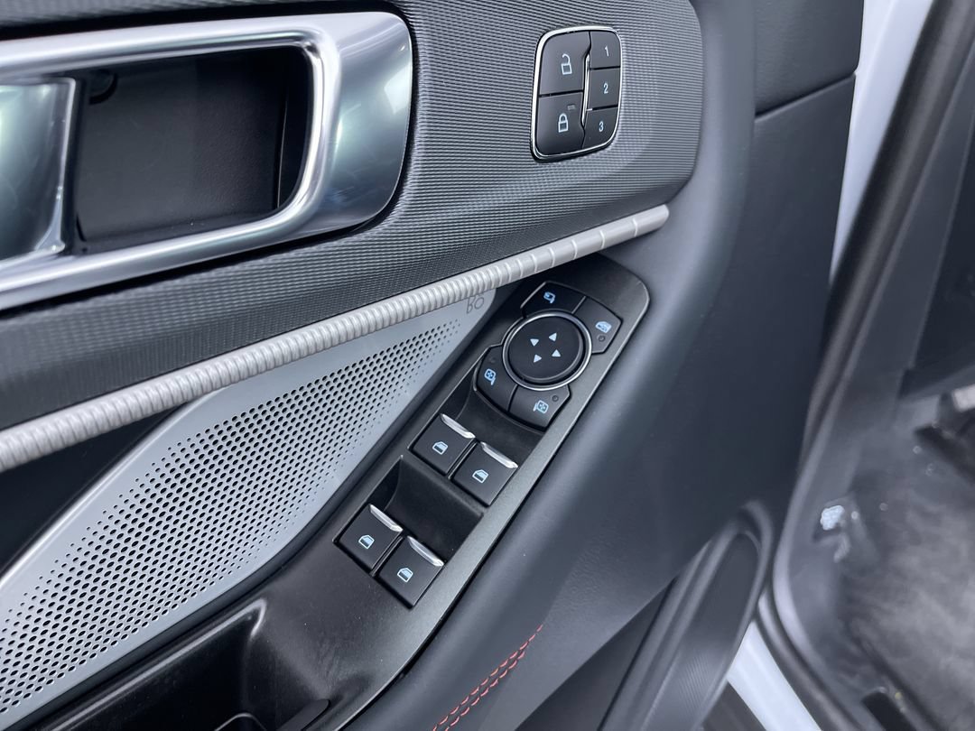 2026 Ford Explorer ST - Photo 14