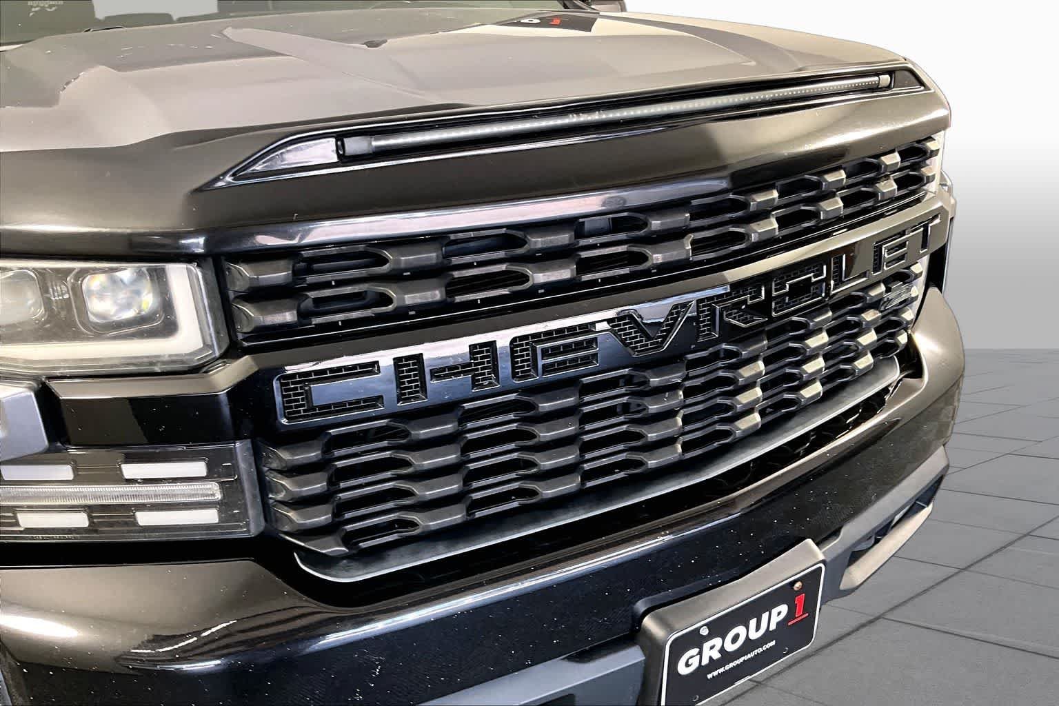 Used 2020 SATIN STEEL METALLIC Chevrolet Custom Trail Boss image 28