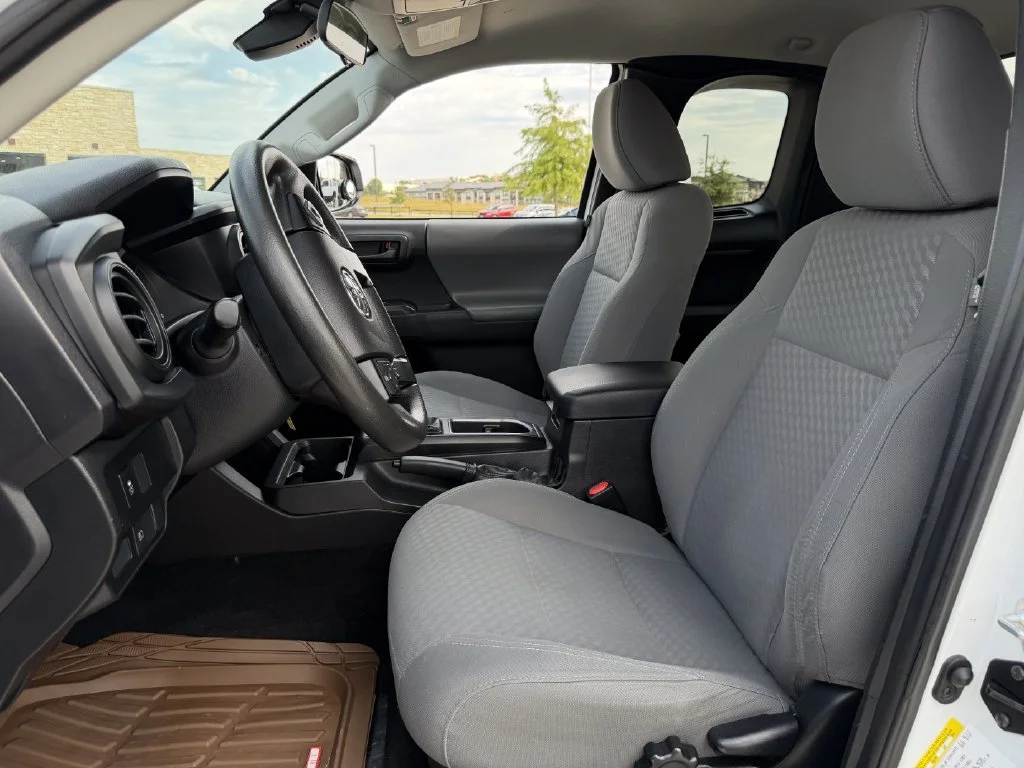 Used 2021 White Toyota SR image 22