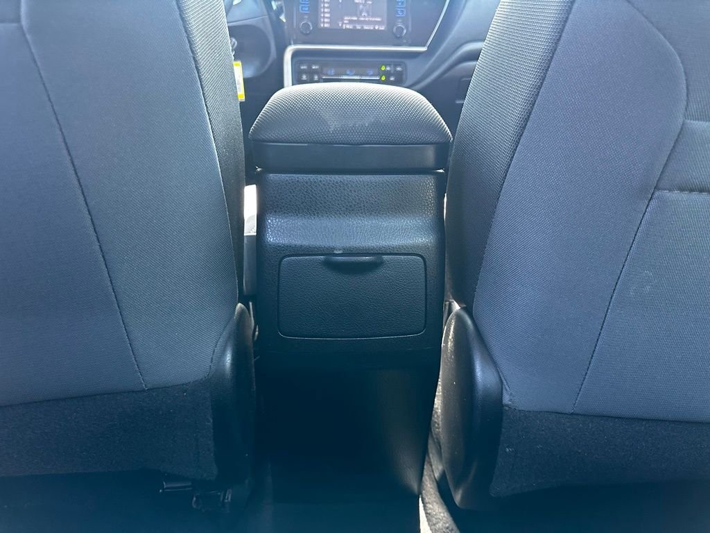 Used 2017 White Toyota LE image 19