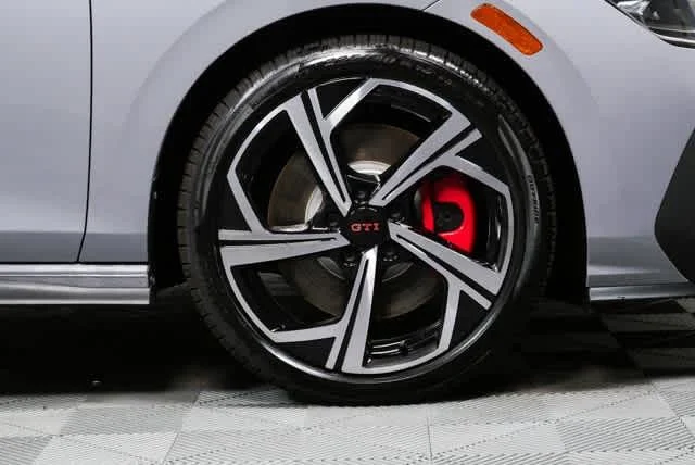 New 2026 Moonstone Gray Volkswagen SE image 37