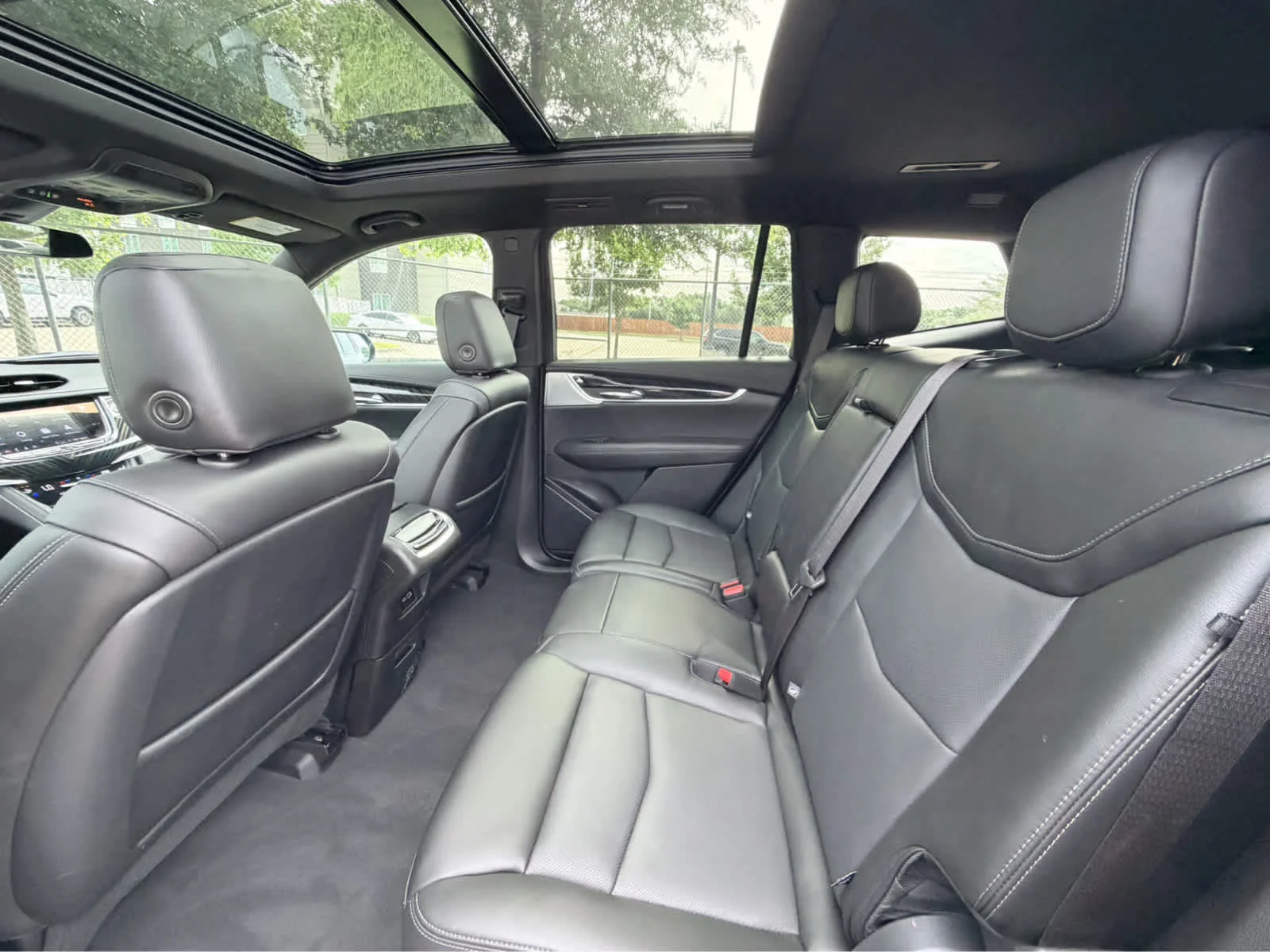 Used 2024 Argent Silver Metallic Cadillac Premium Luxury image 31