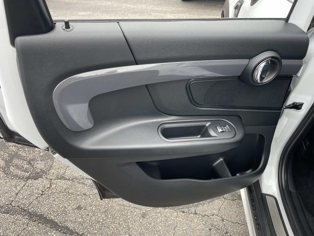 Used 2020 Light White MINI Classic image 19