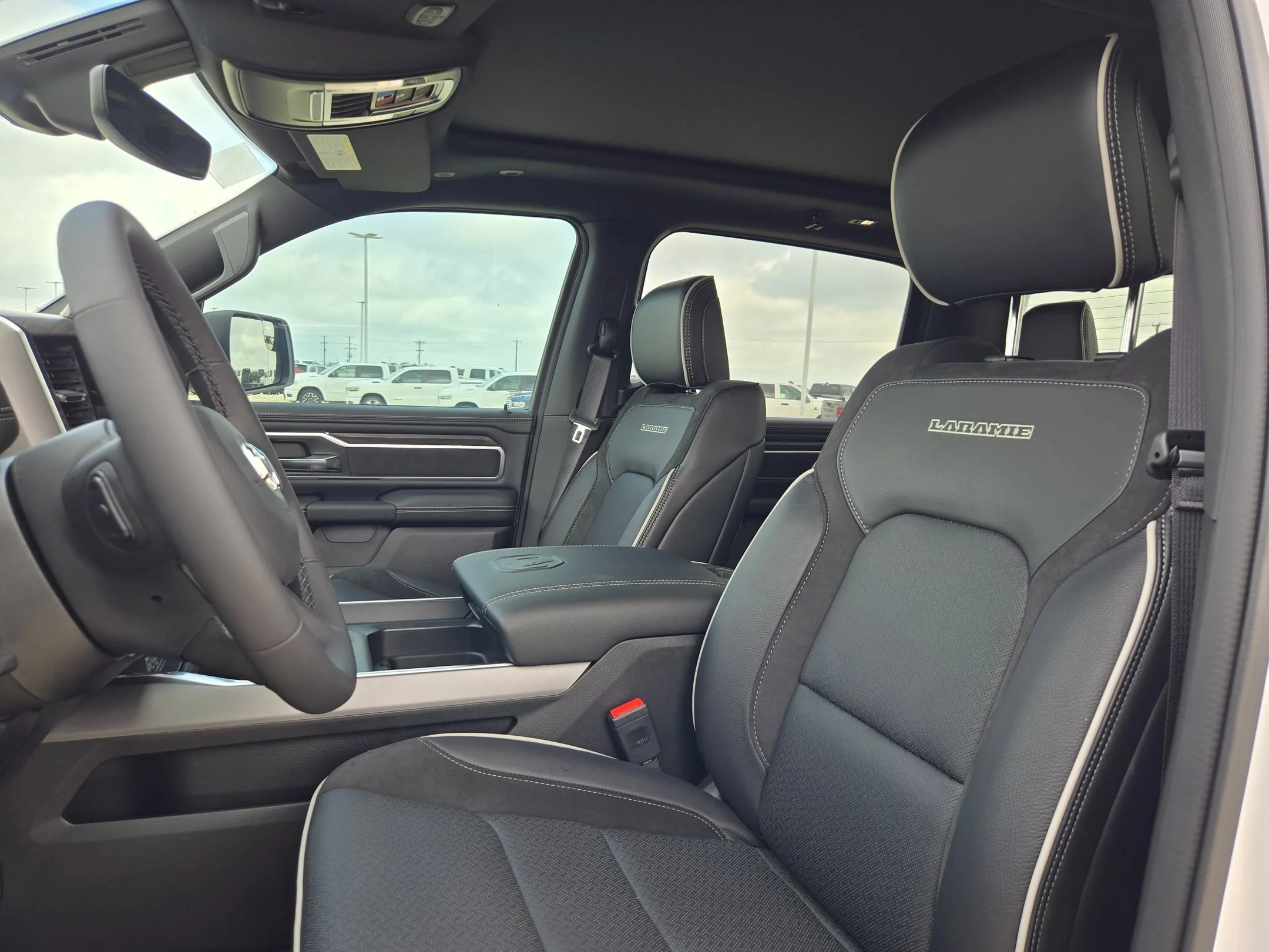 2026 RAM 1500 Laramie - Photo 10