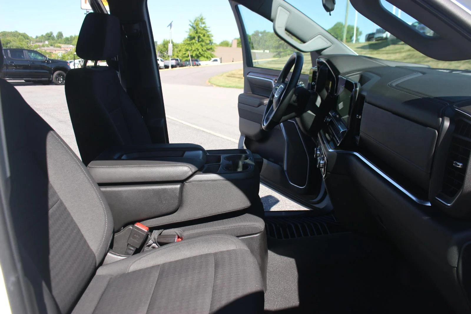 Used 2023 Summit White GMC Elevation image 35