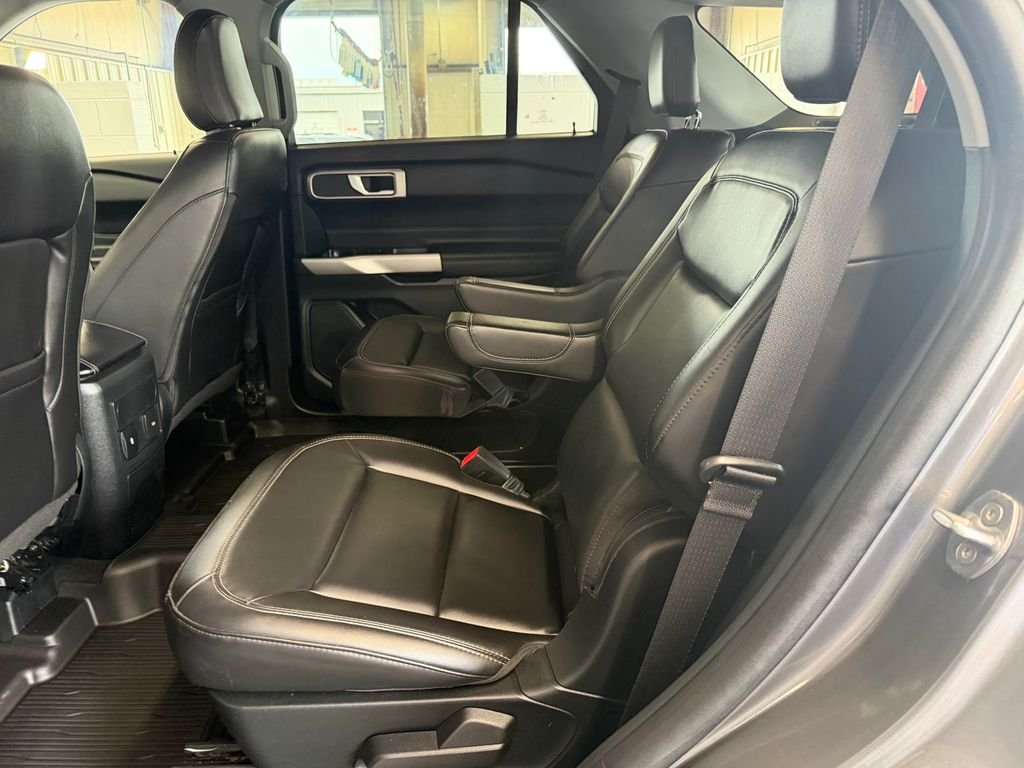 Used 2023 Gray Ford XLT image 21