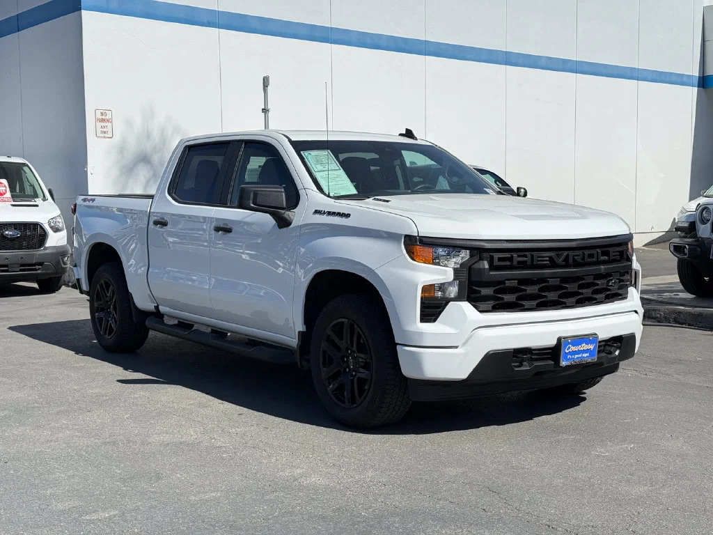 Used 2026 Summit White Chevrolet Custom image 4