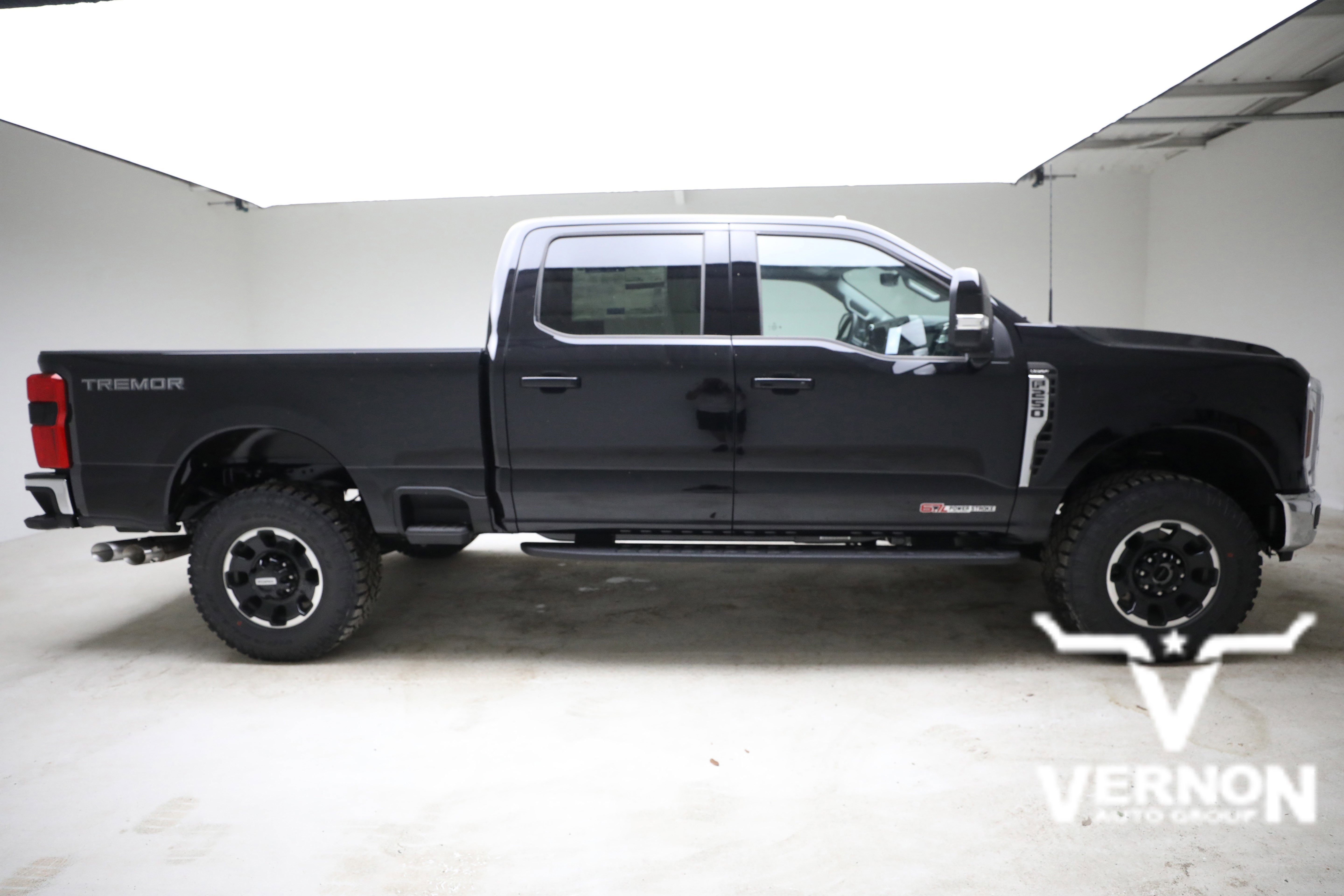 New 2026 Agate Black Metallic Ford  image 6
