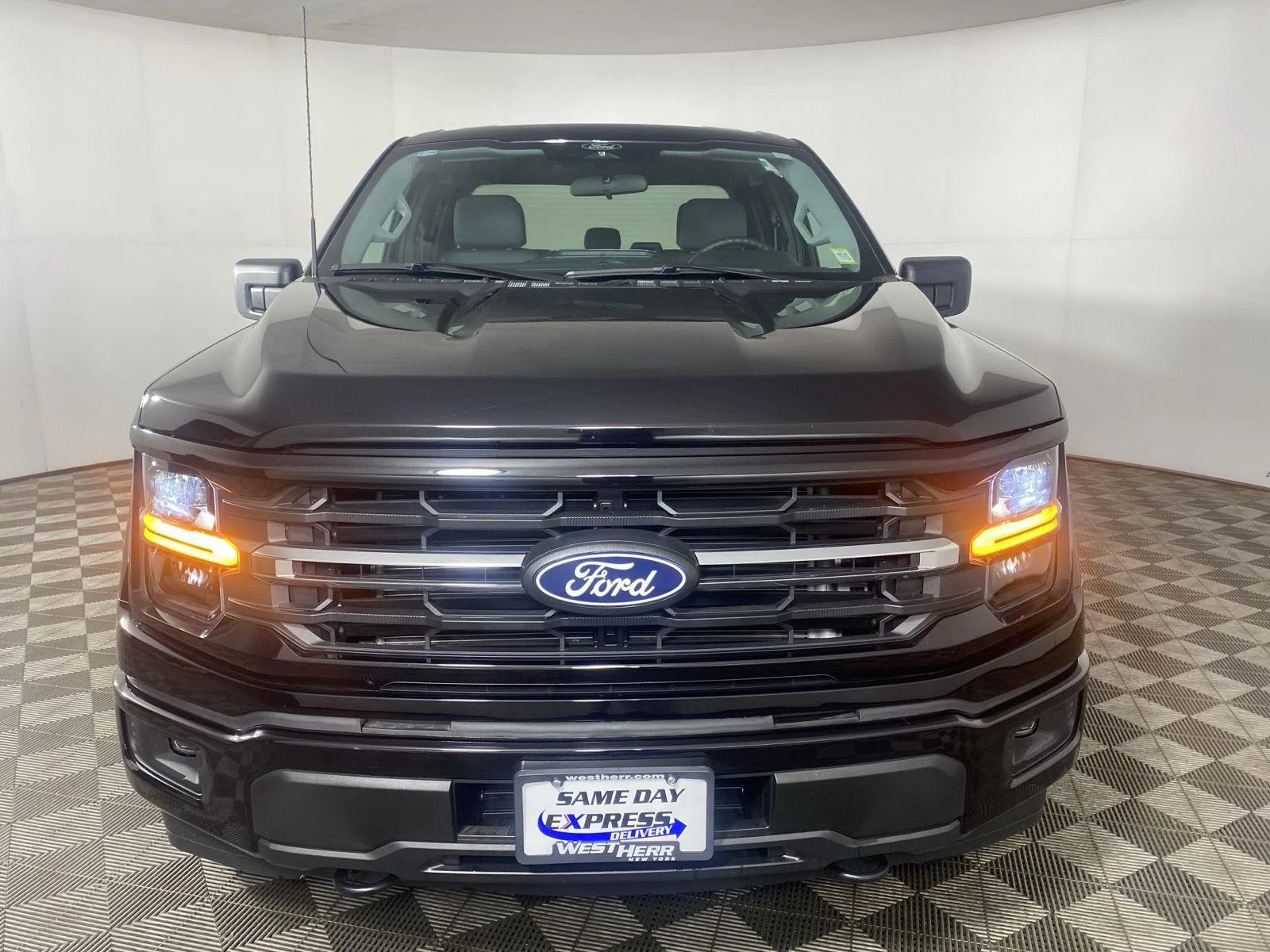 New 2026 Agate Black Ford XLT image 29
