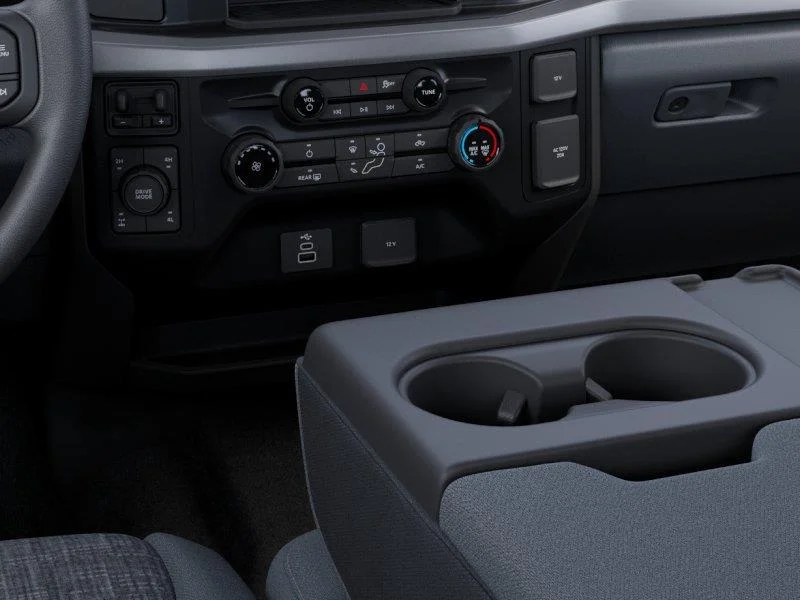 New 2027 Oxford White Ford F-250® XLT image 15