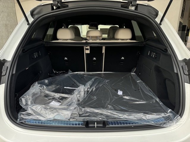New 2025 Polar White Mercedes-Benz GLC 300 image 29