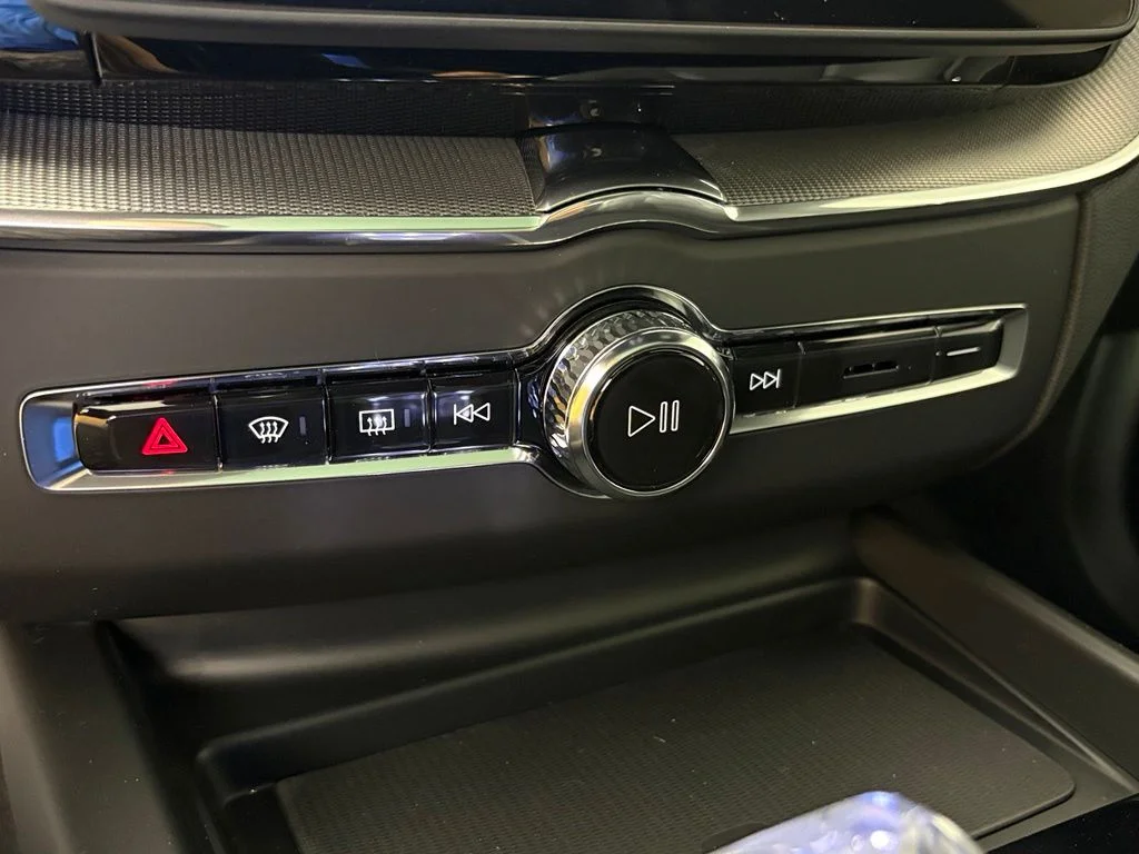 New 2026 Gray Metallic Volvo Ultra image 27