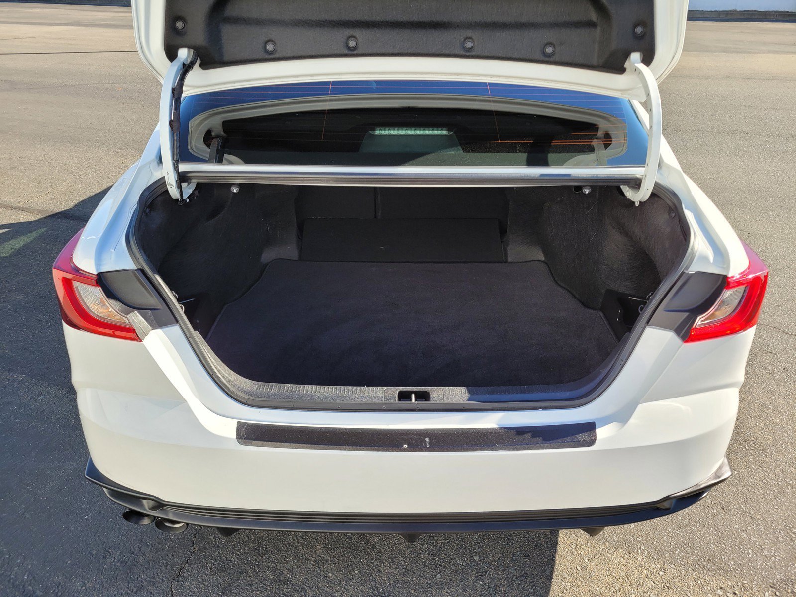 Used 2025 White Toyota  image 9