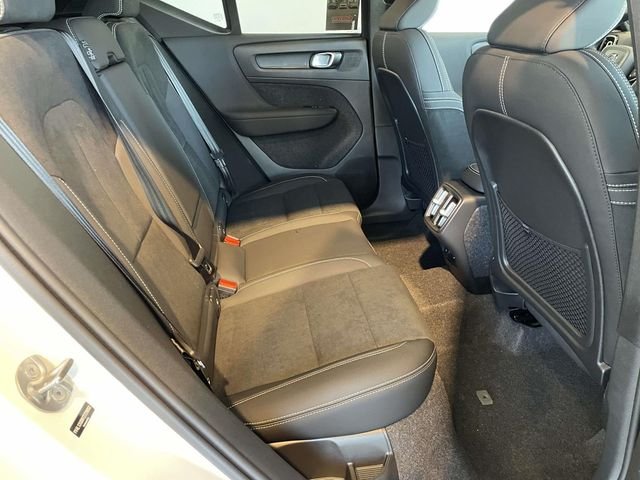 2026 Volvo XC40 Ultra Black Edition - Photo 20