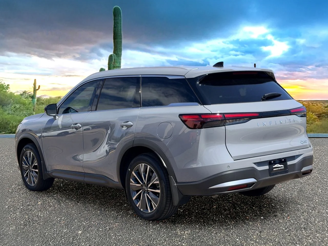 New 2027 HARBOR GRAY INFINITI Luxe FWD image 4