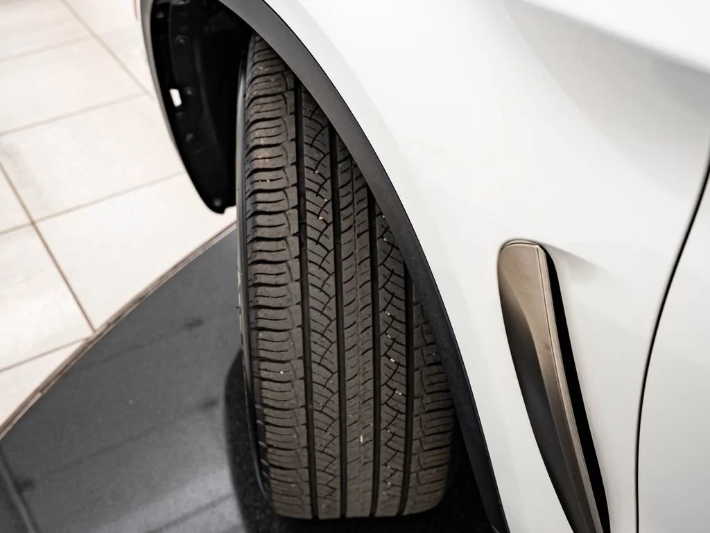 Used 2019 Mineral White Metallic BMW xDrive35i image 49