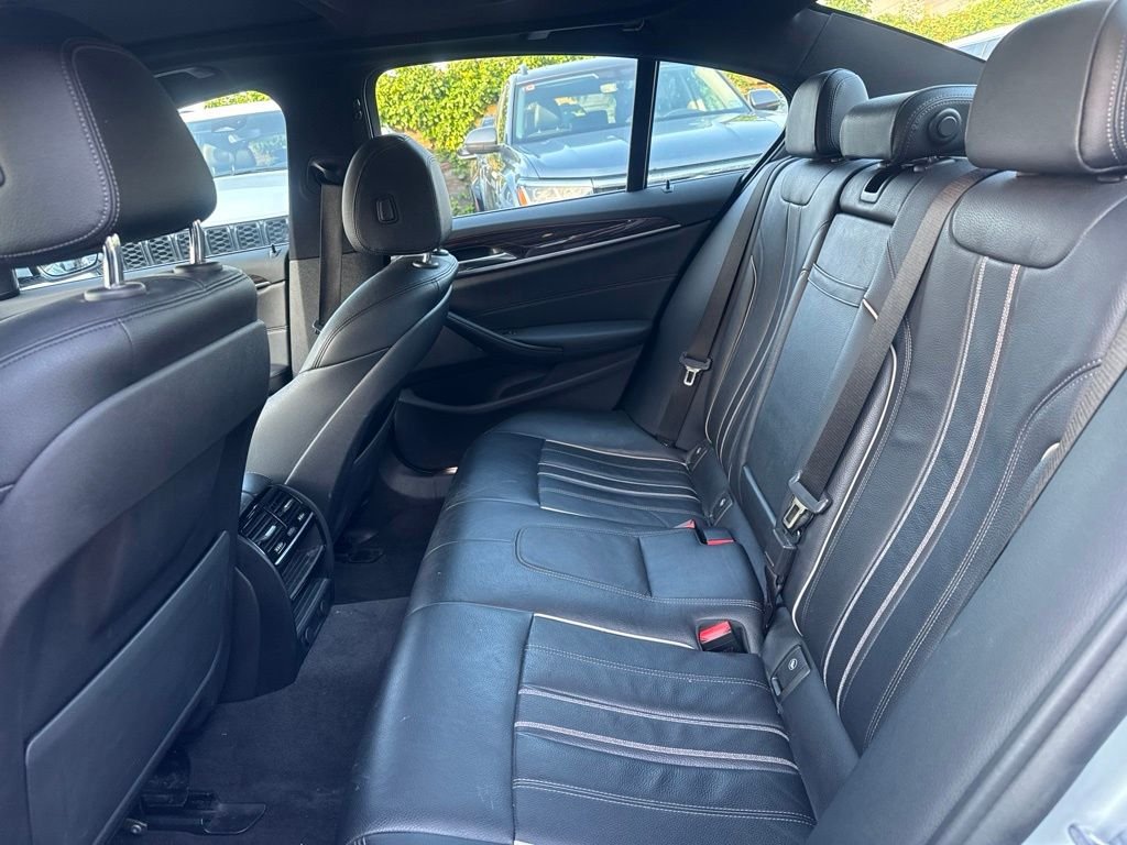Used 2019 Silver BMW 530i xDrive image 26