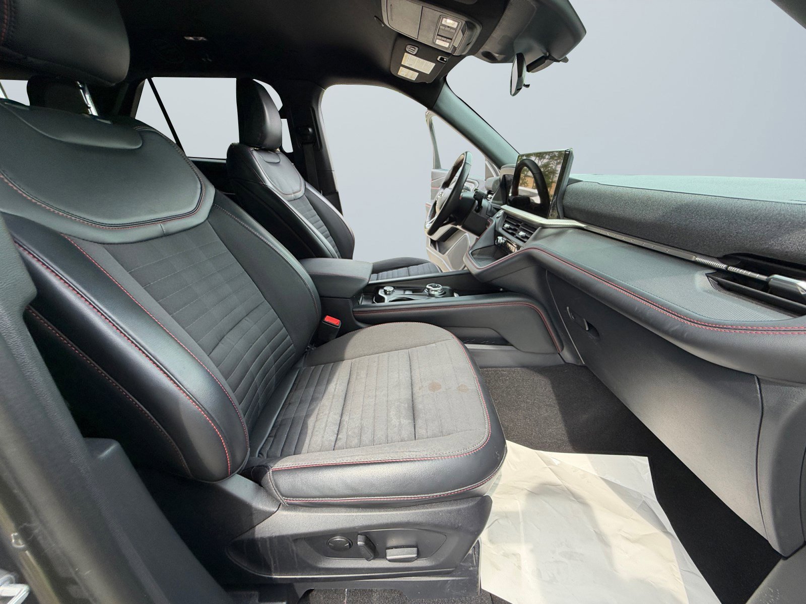 2025 Ford Explorer ST-LINE - Photo 17