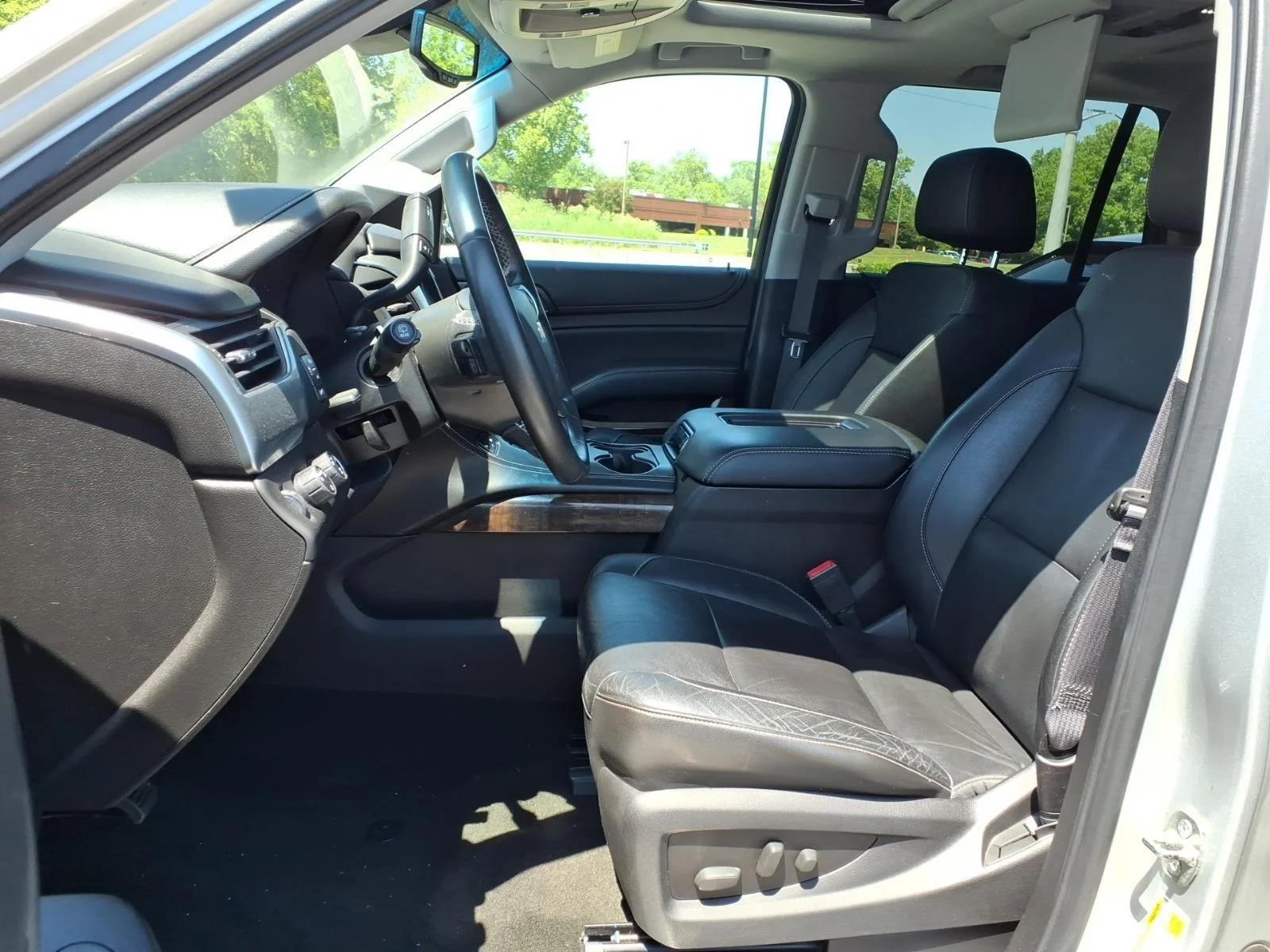 Used 2016 Silver Ice Metallic Chevrolet LT image 13