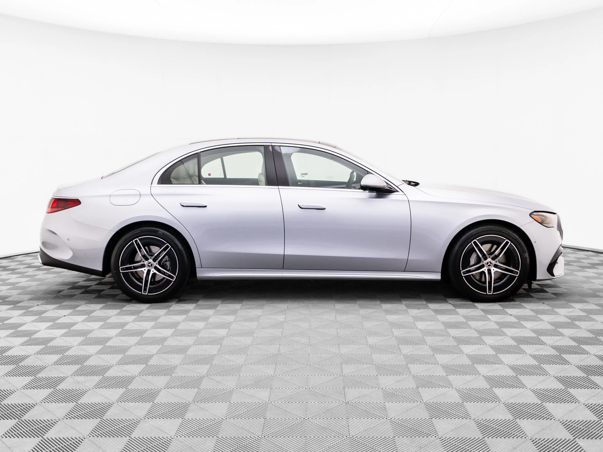 New 2027 Silver Mercedes-Benz E 350 image 6