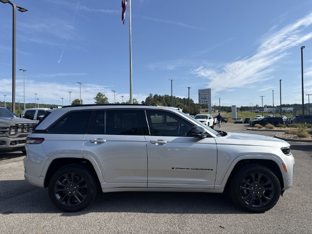 New 2026 Silver Jeep Limited Reserve image 8