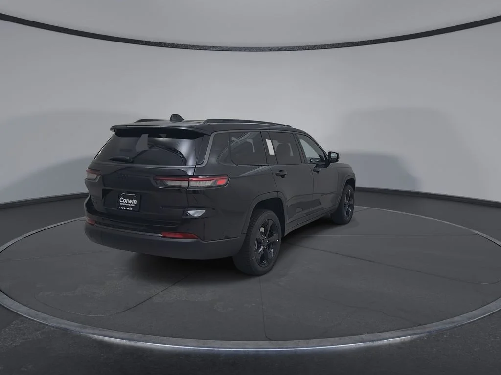 New 2026 Diamond Black Crystal Pearl-Coat Exterior Paint Jeep Limited image 14