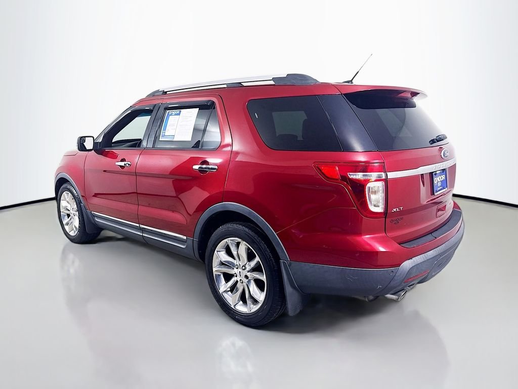 Used 2013 Ruby Red Metallic Tinted Clearcoat Ford XLT image 10