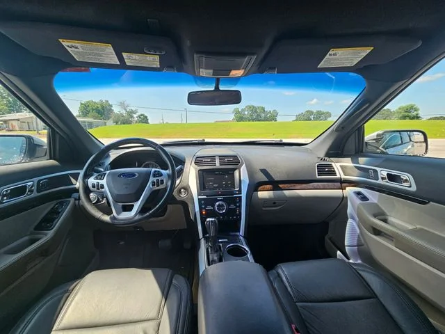 Used 2013 Silver Ford Limited image 12