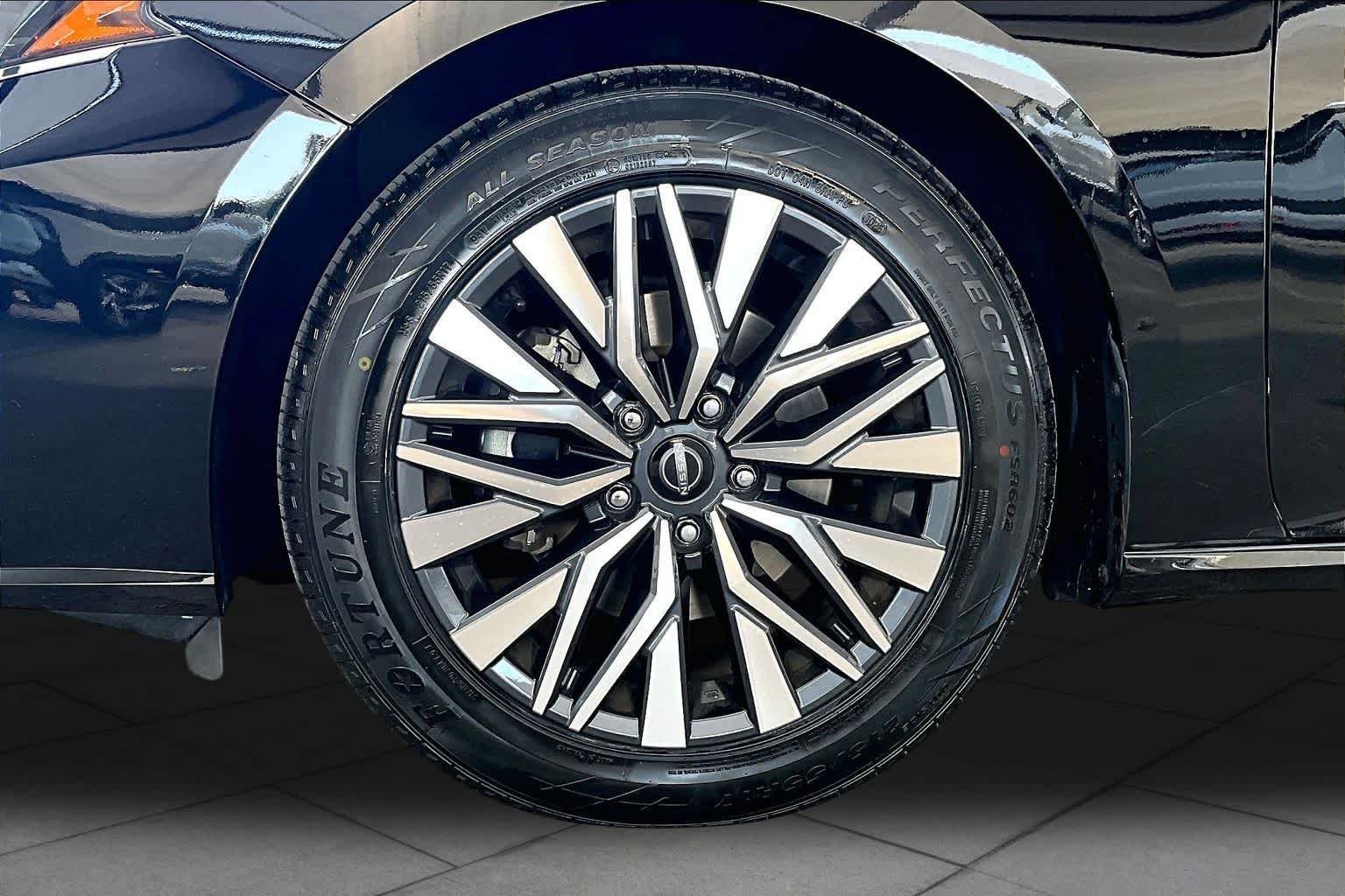 Certified Used 2023 Super Black Nissan 2.5 SV image 11