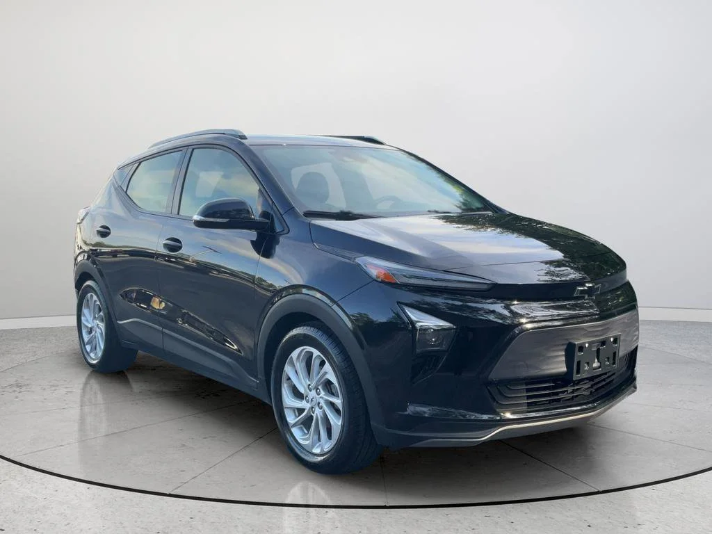 2023 Chevrolet Bolt EUV LT's photo